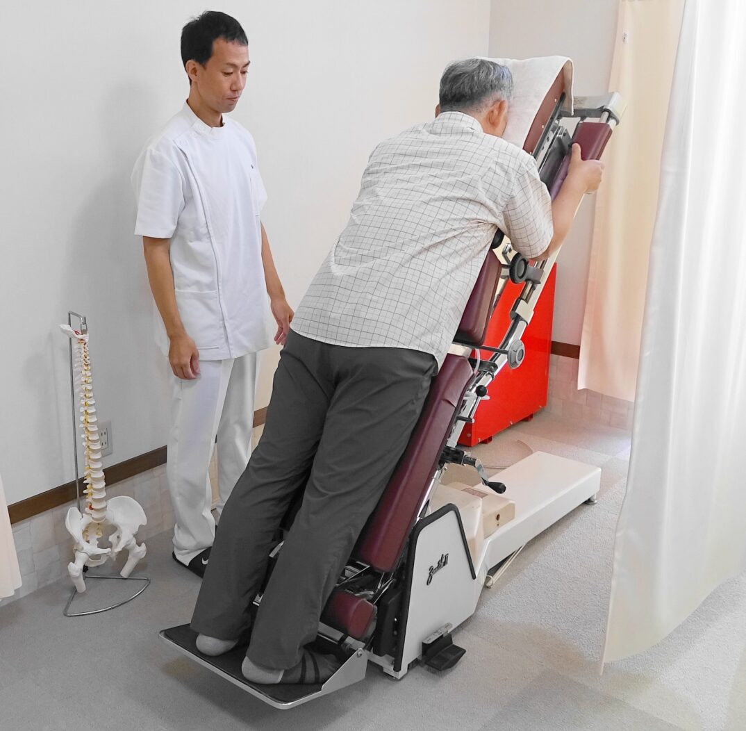 トムソンベッドで矯正します